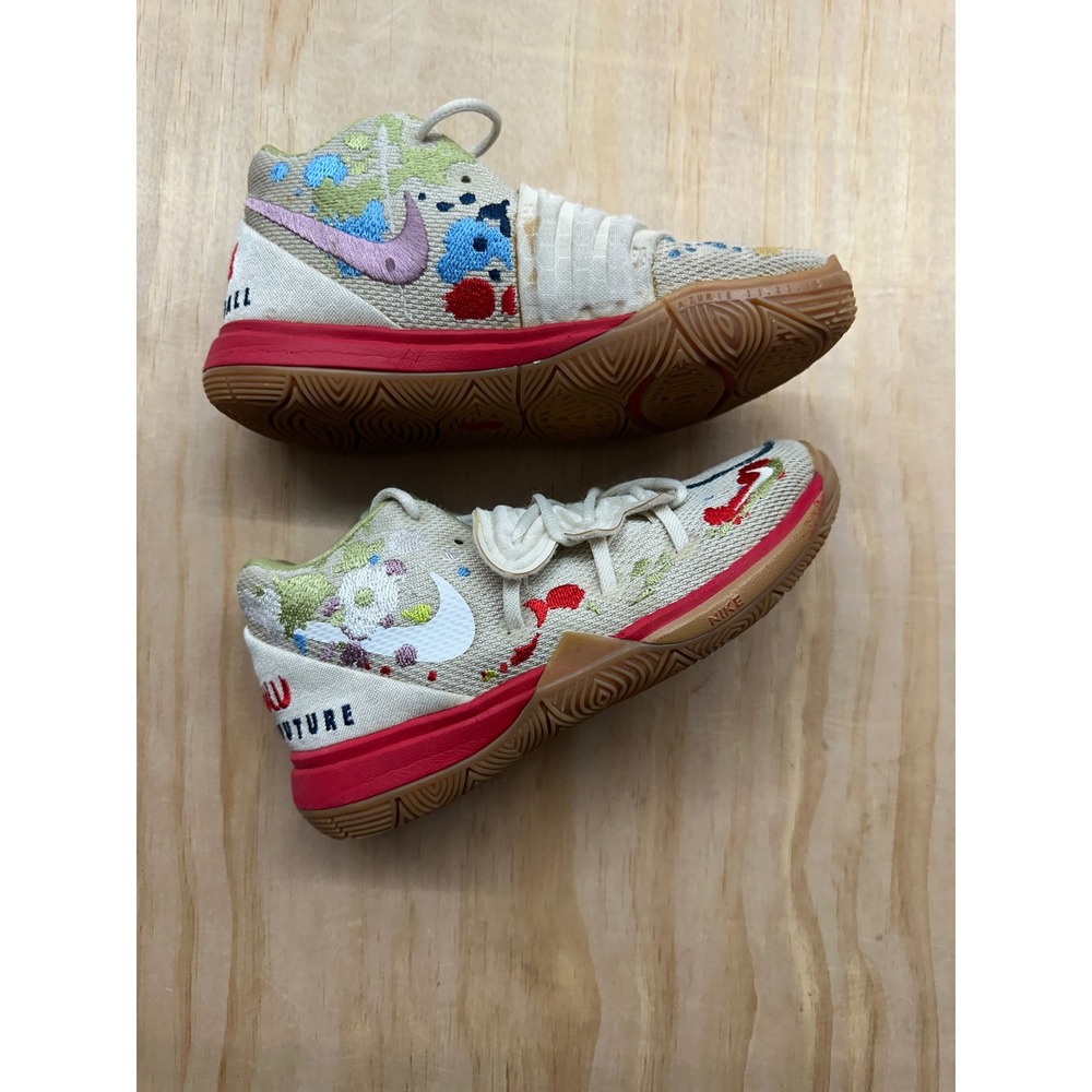 Nike‎ Kyrie 5 Bandulu Street Couture Kids Basketball Shoes Cream Red CQ9341 13C